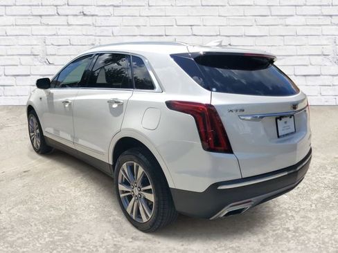 Certified 2023 Cadillac XT5 Premium Luxury FWD image 2