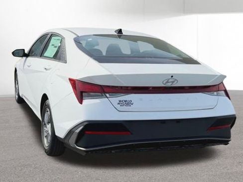 New 2026 Hyundai Elantra SE w/ Cargo Package FWD image 8