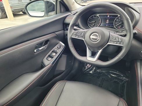 Used 2024 Nissan Sentra SR w/ SR Premium Package image 14