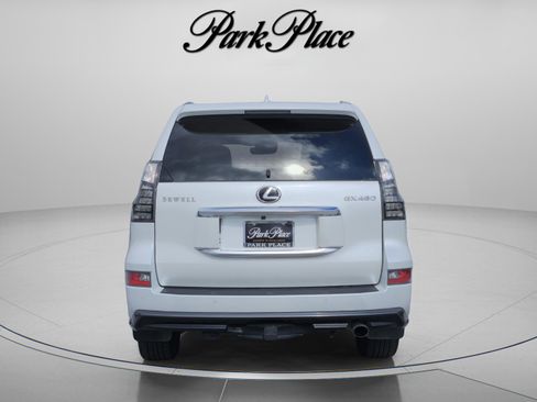 Used 2023 Lexus GX 460 Premium w/ Accessory Package image 4
