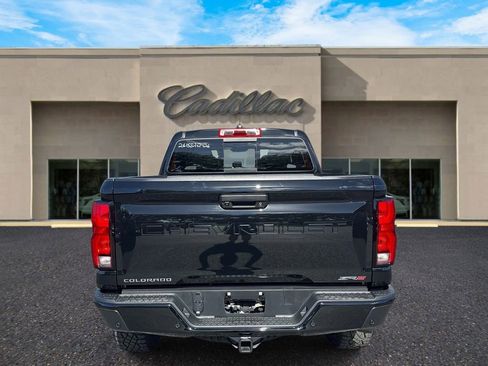 Used 2026 Chevrolet Colorado ZR2 w/ Technology Package AWD/4WD image 4