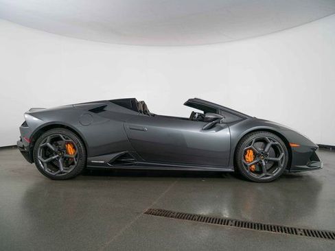 Used 2024 Lamborghini Huracan EVO image 9
