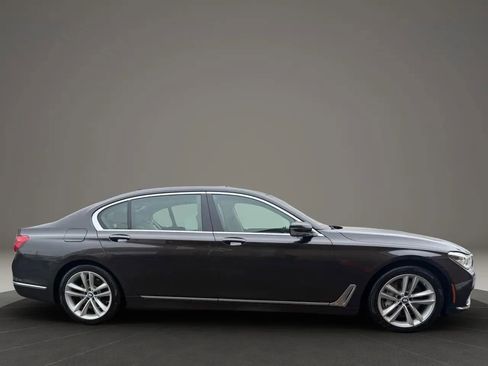 Used 2016 BMW 750i xDrive image 6