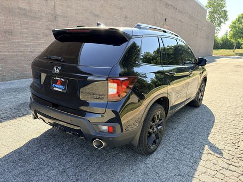 Used 2025 Honda Passport Black Edition image 5