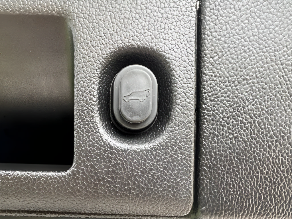 Used 2019 GMC Yukon SLT AWD/4WD image 12
