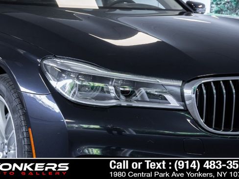 Used 2019 BMW 750i xDrive w/ Executive Package AWD/4WD image 9