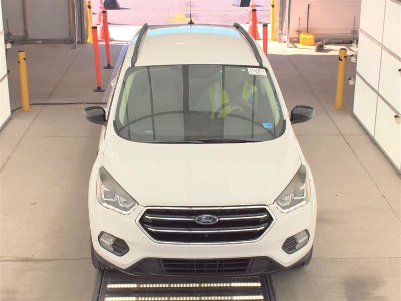 Used 2018 Ford Escape SE w/ SE Sport Appearance Package AWD/4WD image 3