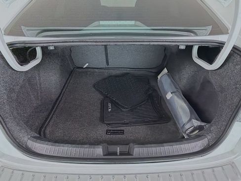 Used 2024 Volkswagen Jetta SE FWD image 24