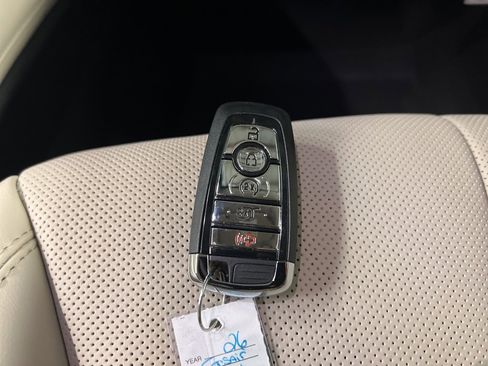 New 2026 Lincoln Corsair Reserve image 37