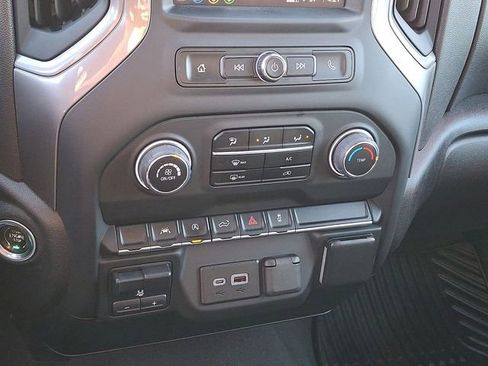 Certified 2023 Chevrolet Silverado 1500 Custom image 17