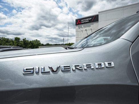 Used 2025 Chevrolet Silverado 1500 RST AWD/4WD image 48