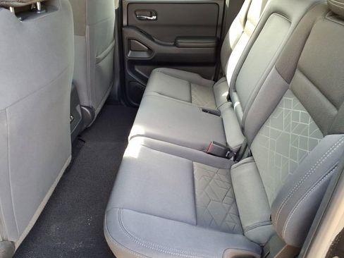 Used 2025 Nissan Frontier SV RWD image 13
