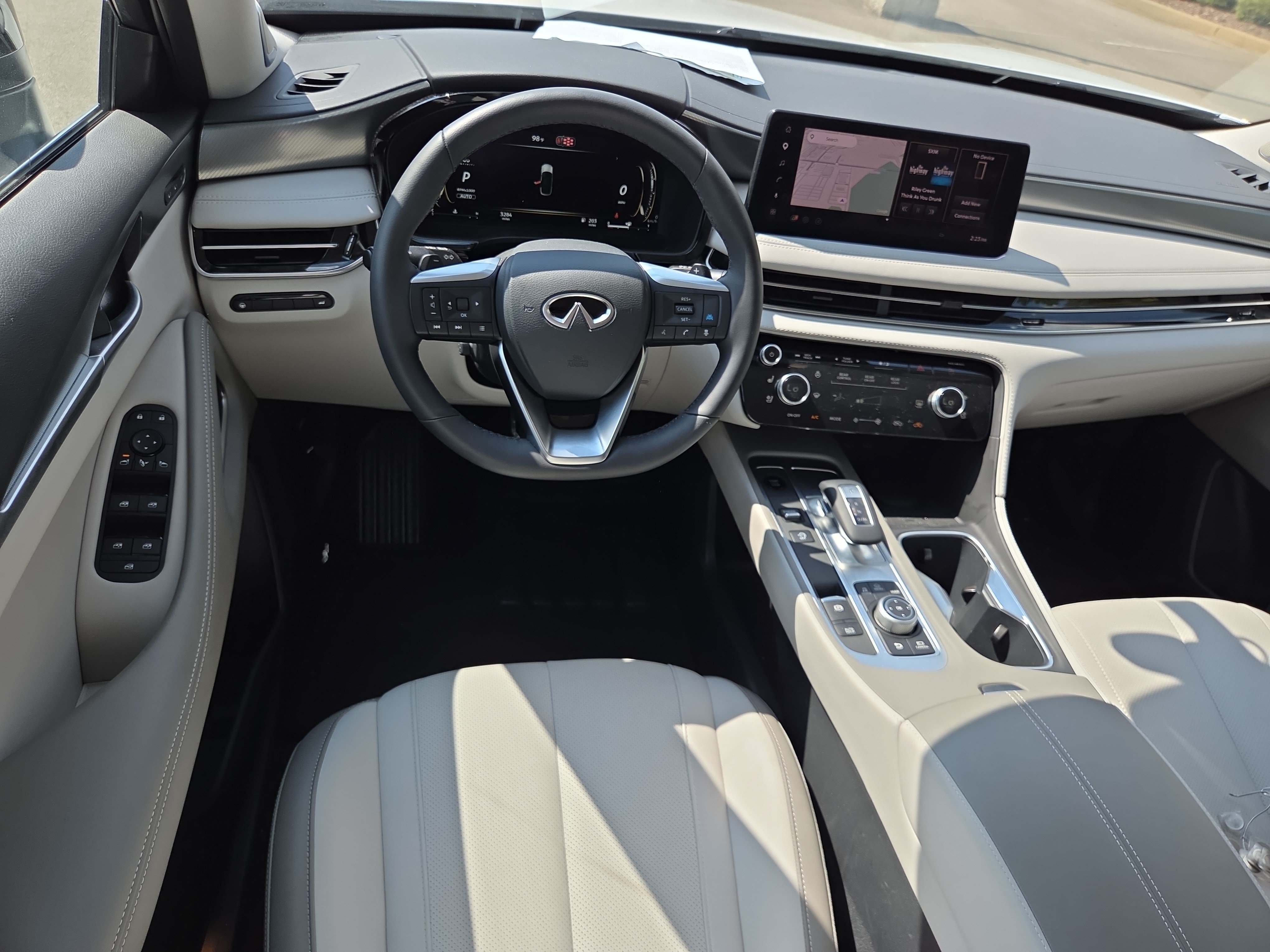 Used 2027 INFINITI QX60 Luxe w/ Cargo Package AWD/4WD image 8