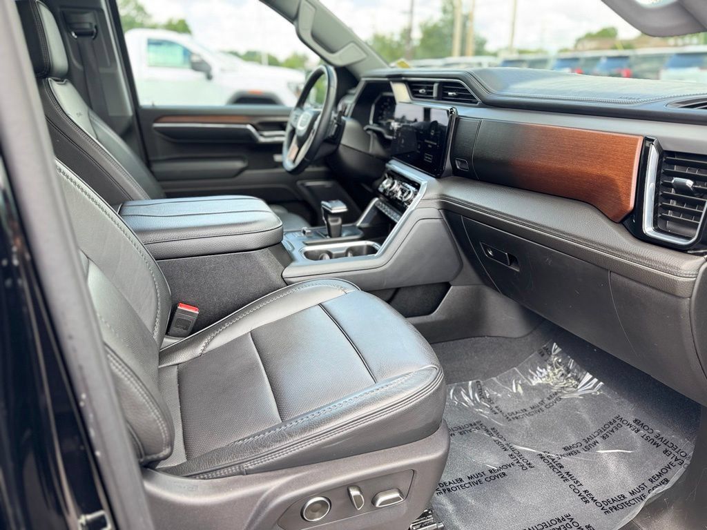 Used 2024 GMC Sierra 1500 Denali AWD/4WD image 10