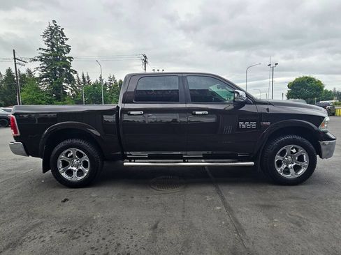 Used 2017 RAM 1500 Laramie w/ Convenience Group AWD/4WD image 6