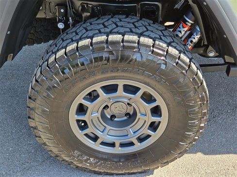 Used 2023 Jeep Gladiator Mojave w/ Cold Weather Group image 9