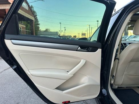 Used 2014 Volkswagen Passat 1.8T SE image 7