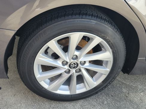 Used 2021 Toyota Camry LE w/ Convenience Package FWD image 8