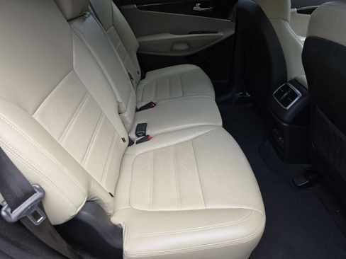 Used 2017 Kia Sorento AWD w/ LX Convenience Package image 20