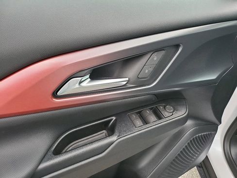 New 2025 Chevrolet Equinox EV RS image 23