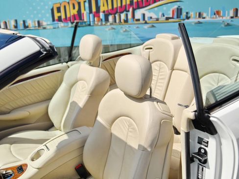 Used 2008 Mercedes-Benz CLK 550 Cabriolet image 16
