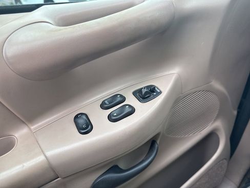 Used 1997 Ford F150 Lariat image 26