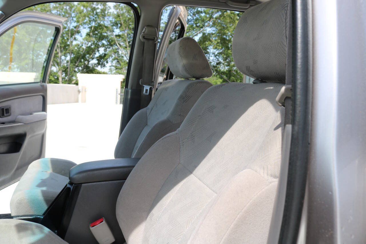 Used 2002 Toyota 4Runner SR5 AWD/4WD image 83