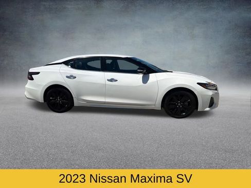 Used 2023 Nissan Maxima SV w/ Floor Mat Group FWD image 3