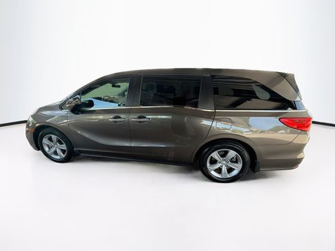 Used 2018 Honda Odyssey EX image 4