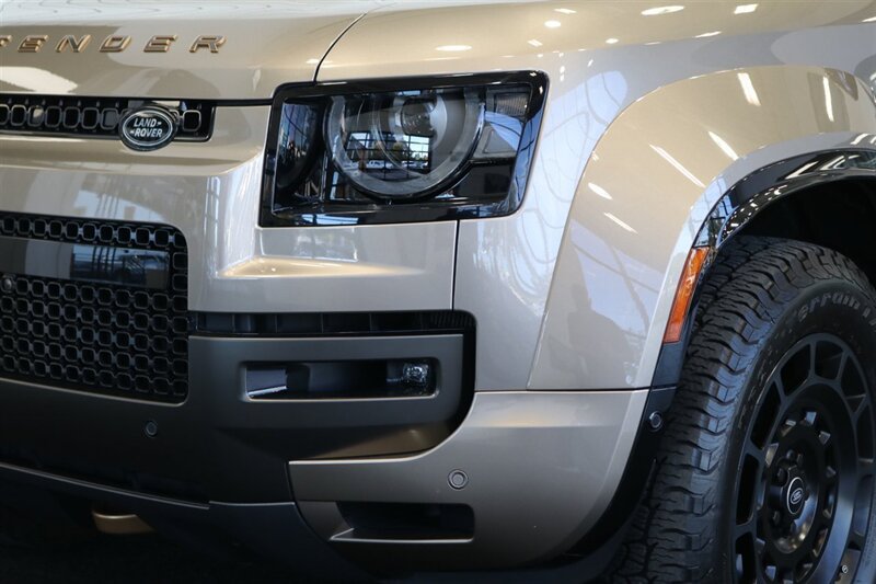 Used 2025 Land Rover Defender 110 AWD/4WD image 12