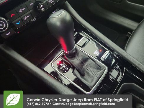 Certified 2024 Jeep Compass Limited image 28