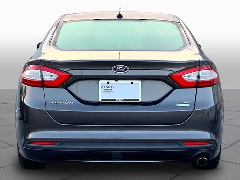 Used 2016 Ford Fusion SE w/ Equipment Group 202A FWD image 5