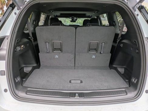 New 2025 Jeep Grand Cherokee L Altitude image 11