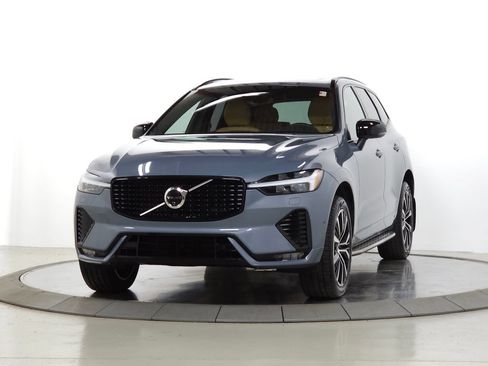 Certified 2024 Volvo XC60 B5 Ultimate AWD/4WD image 4