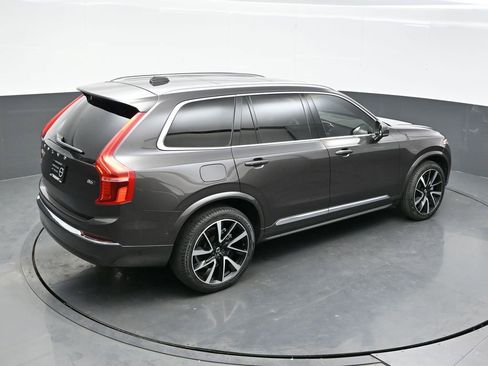 Used 2023 Volvo XC90 B6 Plus image 34