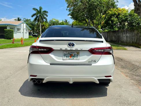Used 2021 Toyota Camry XSE FWD image 14