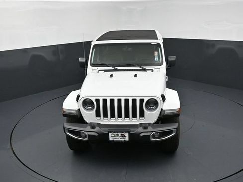 Used 2023 Jeep Wrangler Unlimited Sahara w/ LED Lighting Group AWD/4WD image 13