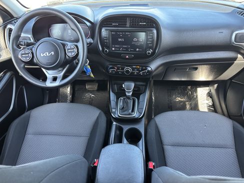 Certified 2023 Kia Soul LX w/ Option Group 015 FWD image 17