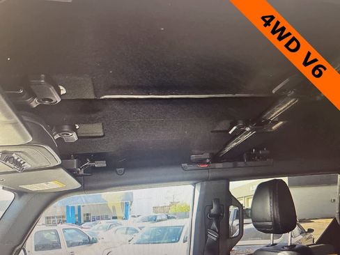 Used 2022 Ford Bronco Wildtrak image 15