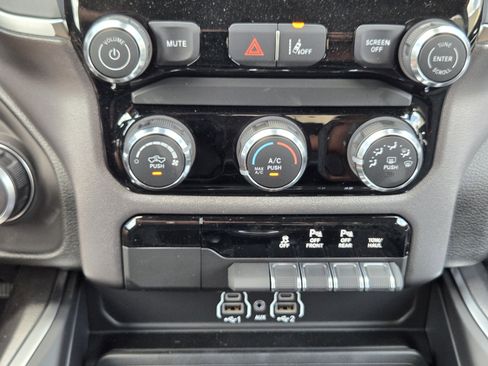 New 2026 RAM 1500 Express AWD/4WD image 17