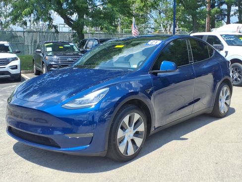 Used 2021 Tesla Model Y Long Range AWD/4WD image 11