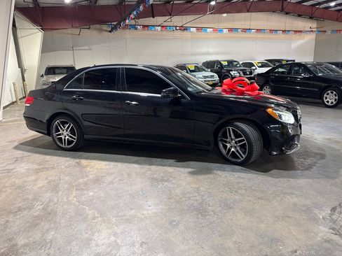 Used 2015 Mercedes-Benz E 400 4MATIC Sedan image 4