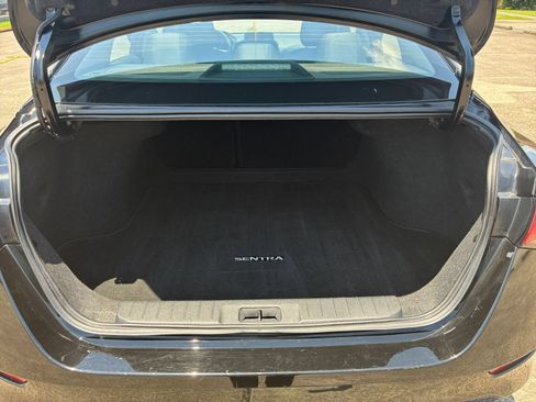 Used 2025 Nissan Sentra SV FWD image 24