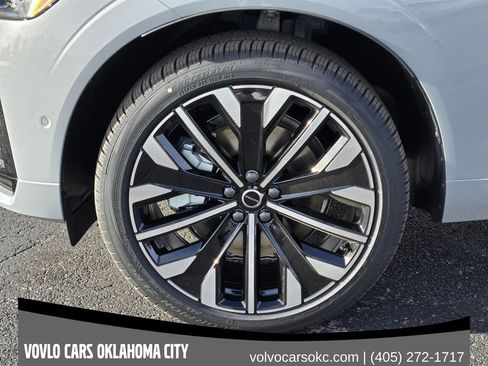 Used 2026 Volvo XC60 T8 Ultra w/ Protection Package Premier AWD/4WD image 14
