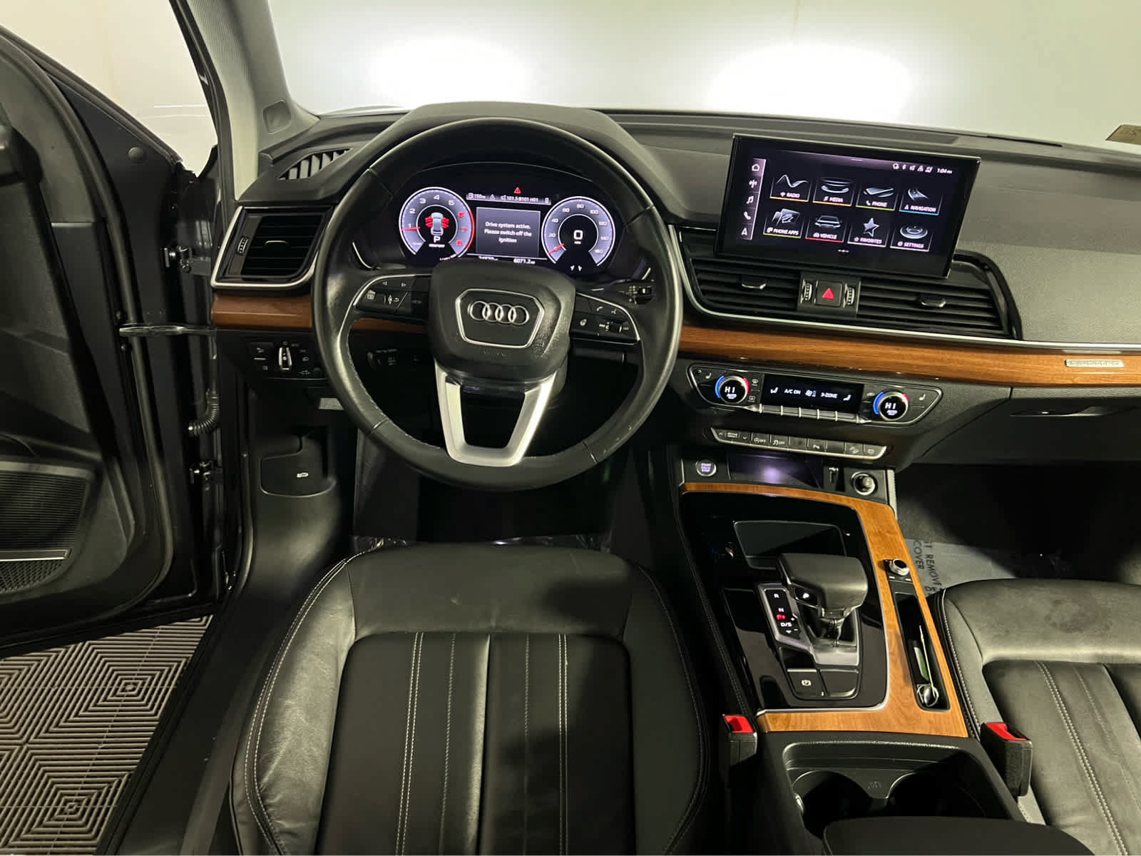 Used 2023 Audi Q5 2.0T Premium Plus w/ Premium Plus Package AWD/4WD image 14