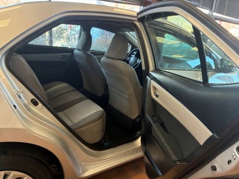 Used 2017 Toyota Corolla LE image 28