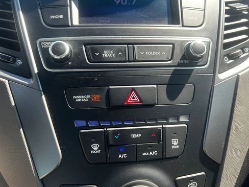 Used 2018 Hyundai Santa Fe Sport image 20