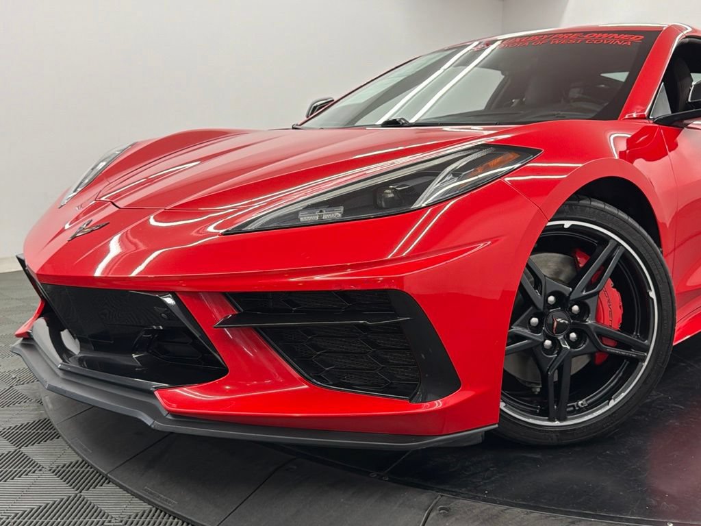 Used 2021 Chevrolet Corvette Stingray Premium Cpe w/ Z51 Performance Package RWD image 4