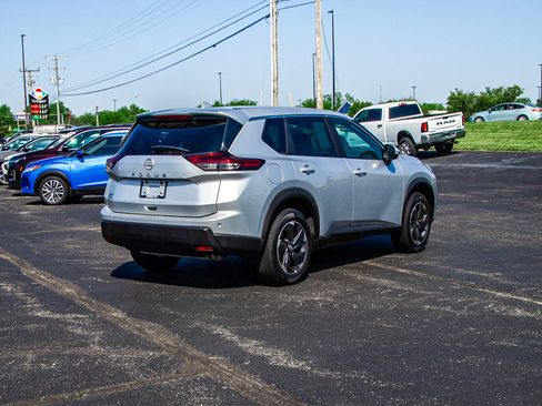 Used 2025 Nissan Rogue SV FWD image 7