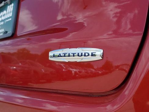 Certified 2025 Jeep Compass Latitude AWD/4WD image 9